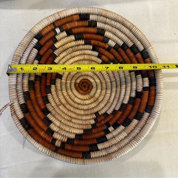 NWT Zambia, Africa Handmade Basket. Made by the Lozi people of southern Africa - Picture 3 of 5